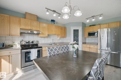 15730 141 Street Nw, Edmonton, AB - Indoor Photo Showing Kitchen With Double Sink