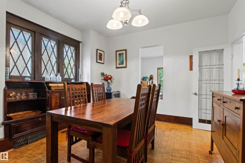 10714 75 Avenue Nw, Edmonton, AB - Indoor Photo Showing Dining Room