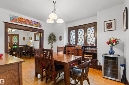 10714 75 Avenue Nw, Edmonton, AB - Indoor Photo Showing Dining Room