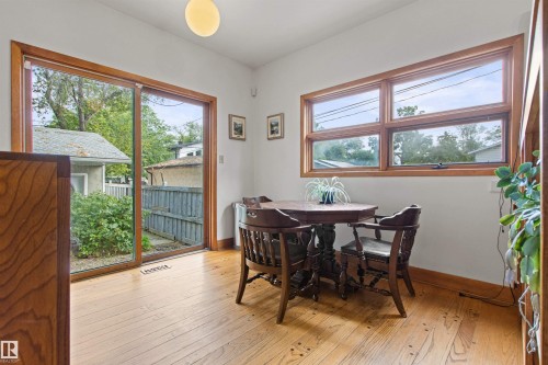 10714 75 Avenue Nw, Edmonton, AB - Indoor Photo Showing Dining Room