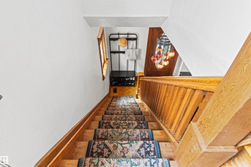 10714 75 Avenue Nw, Edmonton, AB - Indoor Photo Showing Other Room