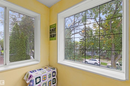 10714 75 Avenue Nw, Edmonton, AB - Indoor Photo Showing Other Room