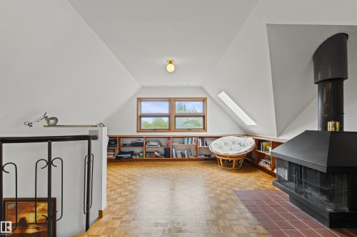 10714 75 Avenue Nw, Edmonton, AB - Indoor Photo Showing Other Room
