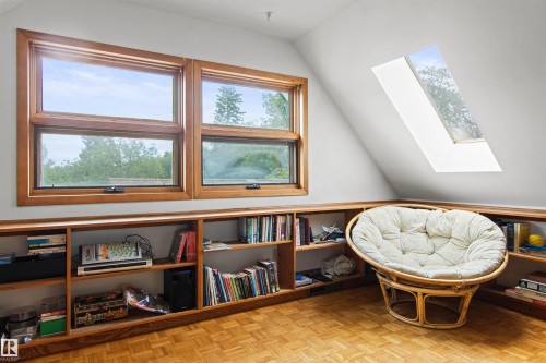 10714 75 Avenue Nw, Edmonton, AB - Indoor Photo Showing Other Room