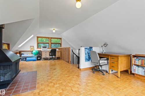 10714 75 Avenue Nw, Edmonton, AB - Indoor Photo Showing Other Room