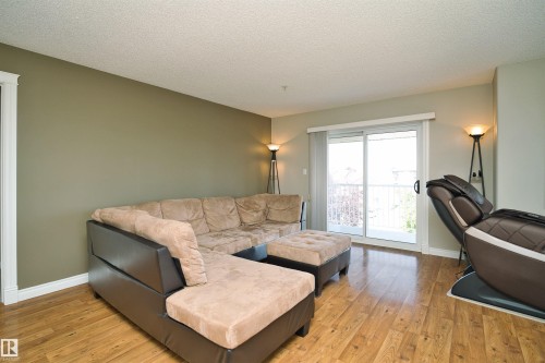 #311B 6 Spruce Ridge Dr, Spruce Grove, AB - Indoor Photo Showing Living Room