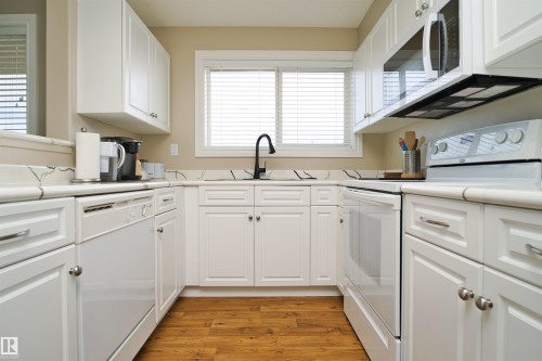 #311B 6 Spruce Ridge Dr, Spruce Grove, AB - Indoor Photo Showing Kitchen