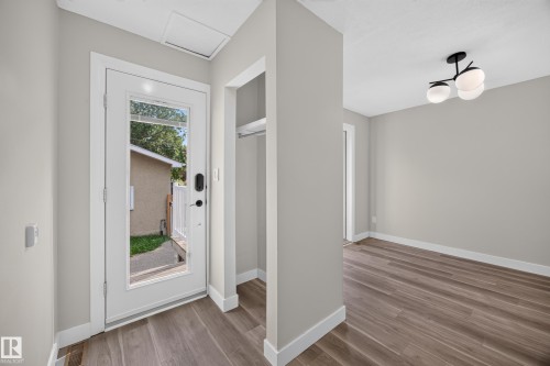 11603 71 Street Nw, Edmonton, AB - Indoor Photo Showing Other Room