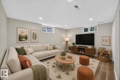 11603 71 Street Nw, Edmonton, AB - Indoor Photo Showing Living Room