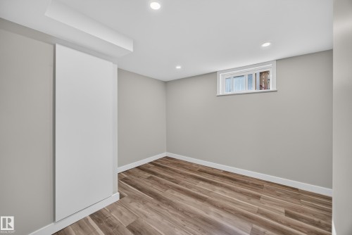 11603 71 Street Nw, Edmonton, AB - Indoor Photo Showing Other Room