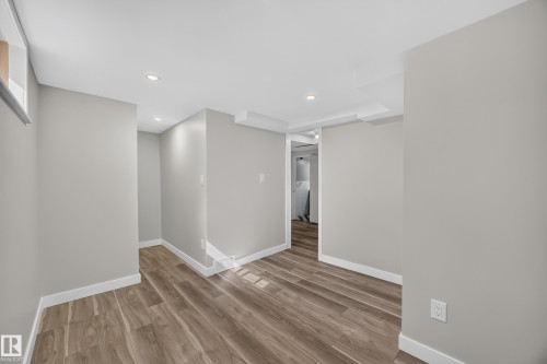 11603 71 Street Nw, Edmonton, AB - Indoor Photo Showing Other Room