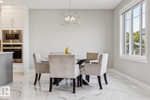 7758 Getty Wynd Nw, Edmonton, AB - Indoor Photo Showing Dining Room