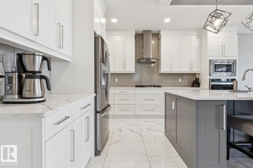 7758 Getty Wynd Nw, Edmonton, AB - Indoor Photo Showing Kitchen With Upgraded Kitchen