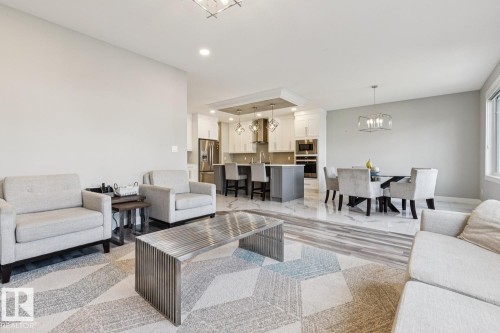 7758 Getty Wynd Nw, Edmonton, AB - Indoor Photo Showing Living Room