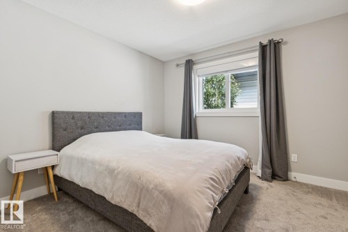 7758 Getty Wynd Nw, Edmonton, AB - Indoor Photo Showing Bedroom