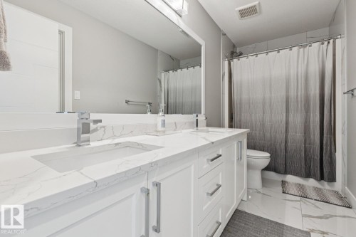 7758 Getty Wynd Nw, Edmonton, AB - Indoor Photo Showing Bathroom