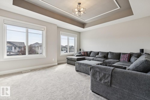 7758 Getty Wynd Nw, Edmonton, AB - Indoor Photo Showing Living Room