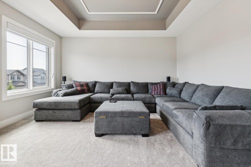 7758 Getty Wynd Nw, Edmonton, AB - Indoor Photo Showing Living Room