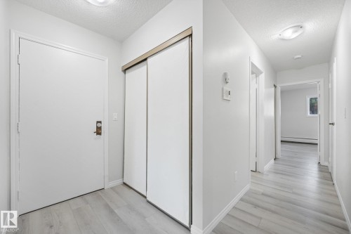 #101 7915 112 Av Nw, Edmonton, AB - Indoor Photo Showing Other Room