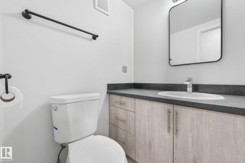 #101 7915 112 Av Nw, Edmonton, AB - Indoor Photo Showing Bathroom