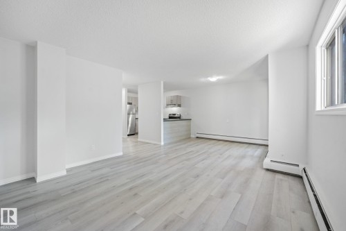 #101 7915 112 Av Nw, Edmonton, AB - Indoor Photo Showing Other Room