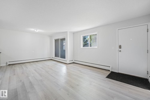 #101 7915 112 Av Nw, Edmonton, AB - Indoor Photo Showing Other Room