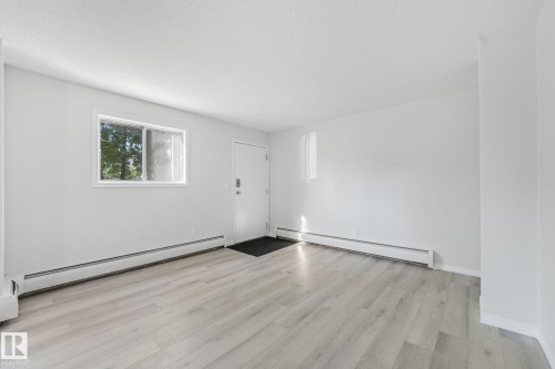 #101 7915 112 Av Nw, Edmonton, AB - Indoor Photo Showing Other Room