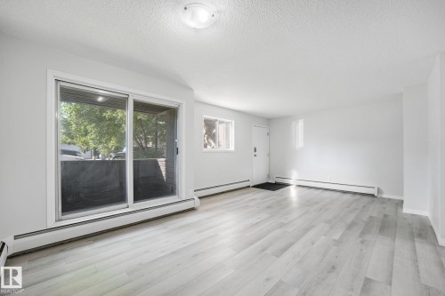 #101 7915 112 Av Nw, Edmonton, AB - Indoor Photo Showing Other Room