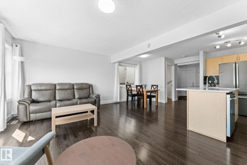 3527 11 Street Nw, Edmonton, AB - Indoor