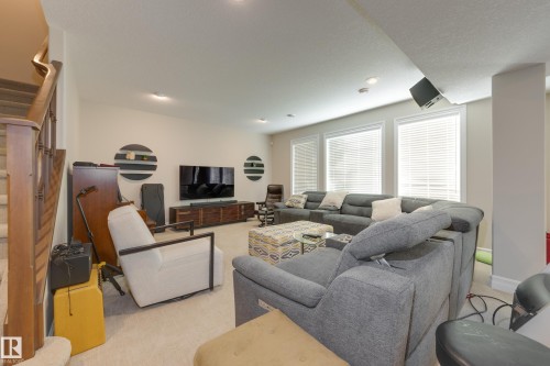 8 Lauralcrest Place, St. Albert, AB - Indoor Photo Showing Living Room