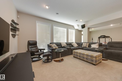 8 Lauralcrest Place, St. Albert, AB - Indoor Photo Showing Living Room