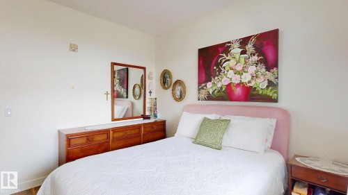 #313 511 Queen St, Spruce Grove, AB - Indoor Photo Showing Bedroom
