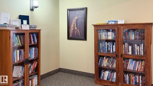 #313 511 Queen St, Spruce Grove, AB - Indoor Photo Showing Office