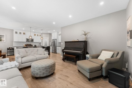 19 Orchard Crest, St. Albert, AB - Indoor Photo Showing Living Room