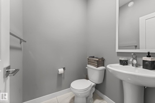 19 Orchard Crest, St. Albert, AB - Indoor Photo Showing Bathroom