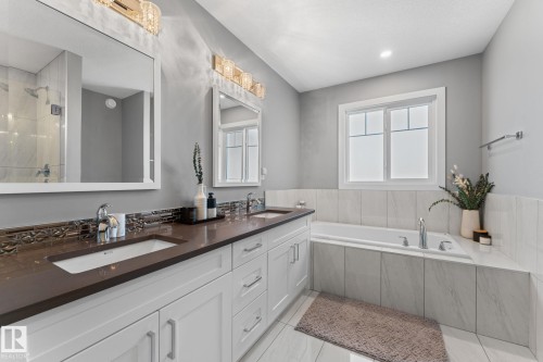 19 Orchard Crest, St. Albert, AB - Indoor Photo Showing Bathroom