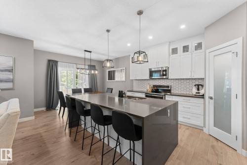 19 Orchard Crest, St. Albert, AB - Indoor Photo Showing Kitchen With Upgraded Kitchen