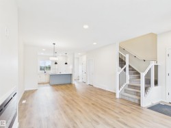 1094 MCLEOD Avenue  Spruce Grove, AB T7X 4G8