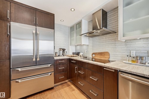 #806 10045 118 St Nw, Edmonton, AB - Indoor Photo Showing Kitchen With Upgraded Kitchen
