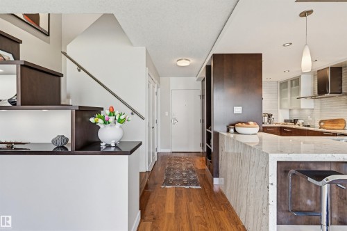 #806 10045 118 St Nw, Edmonton, AB - Indoor