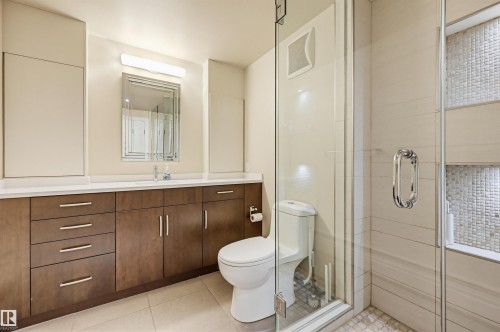 #806 10045 118 St Nw, Edmonton, AB - Indoor Photo Showing Bathroom