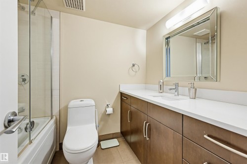 #806 10045 118 St Nw, Edmonton, AB - Indoor Photo Showing Bathroom