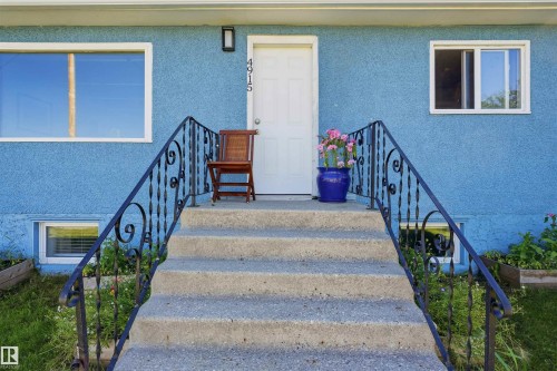4915 49 Avenue, Onoway, AB 