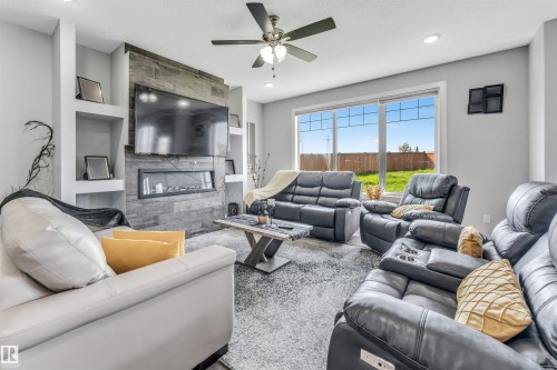 2639 17 Avenue Nw, Edmonton, AB 