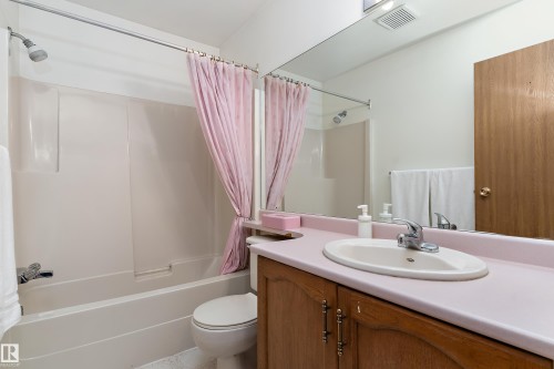 Integrated shower and bathtub combination - 17724 94 Street Nw, Edmonton, AB 