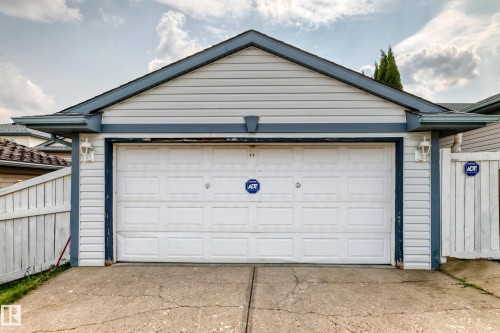 4520 149 Avenue Nw, Edmonton, AB 