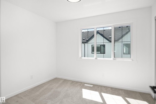 #11 29 Airport Rd Nw, Edmonton, AB 