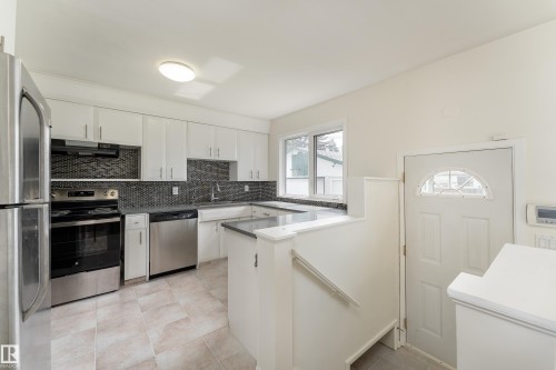 16029 95 Avenue Nw, Edmonton, AB 