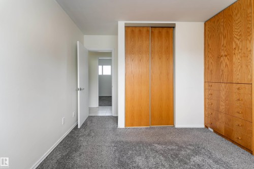 16029 95 Avenue Nw, Edmonton, AB 