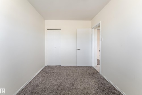 16029 95 Avenue Nw, Edmonton, AB 